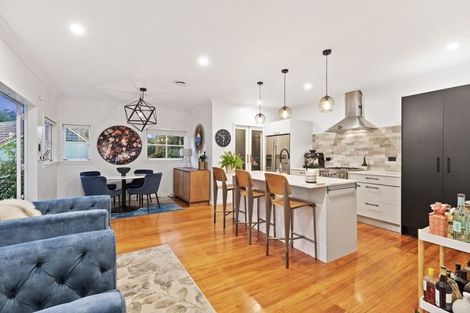 Photo of property in 24 Chatham Avenue, Paremoremo, Auckland, 0632