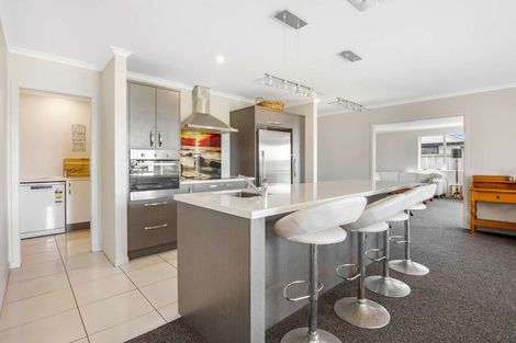 Photo of property in 10 Selliera Place, Papamoa Beach, Papamoa, 3118