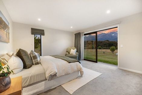 Photo of property in 54 Xenicus Rise, Glenorchy, 9372