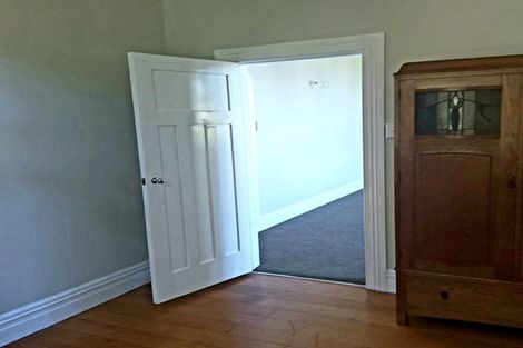 Photo of property in 2 Hinemoa Street, Birkenhead, Auckland, 0626