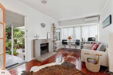 Photo of property in 26 Peter Terrace, Castor Bay, Auckland, 0620