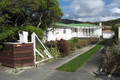 Photo of property in 21 Wellington Road, Wainuiomata, Lower Hutt, 5014