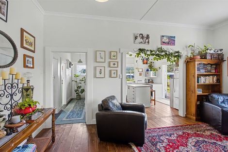 Photo of property in 10 Greenfield Street, Hector, 7822