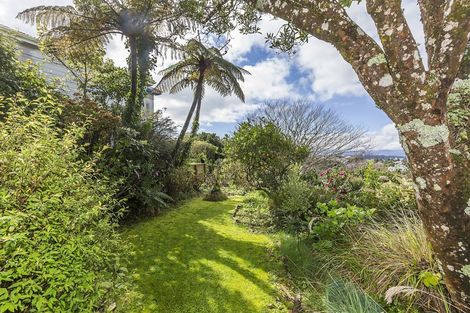 Photo of property in 7 Moana Road, Kelburn, Wellington, 6012