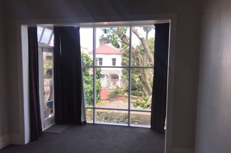 Photo of property in 34 Grove Road, Kelburn, Wellington, 6012