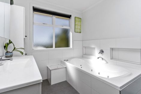 Photo of property in 30 Gardner Avenue, New Lynn, Auckland, 0600