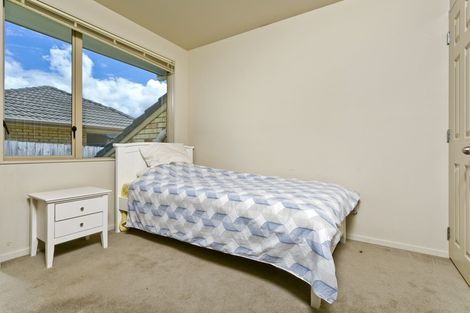 Photo of property in 25 Henry Partington Place, Greenhithe, Auckland, 0632