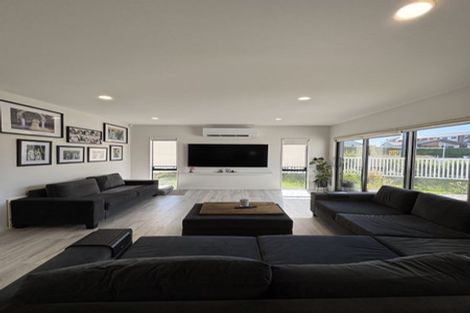 Photo of property in 18 Vintry Drive, Huapai, Kumeu, 0810