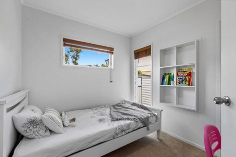 Photo of property in 300 Wairau Road, Glenfield, Auckland, 0629