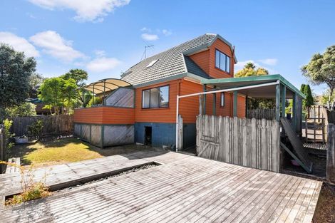 Photo of property in 2/7 Altair Place, Windsor Park, Auckland, 0632
