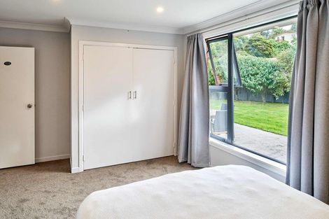 Photo of property in 15 Tirowhanga Road, Paremata, Porirua, 5024