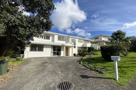 Photo of property in 1/4 Mossop Rise, Glenfield, Auckland, 0629