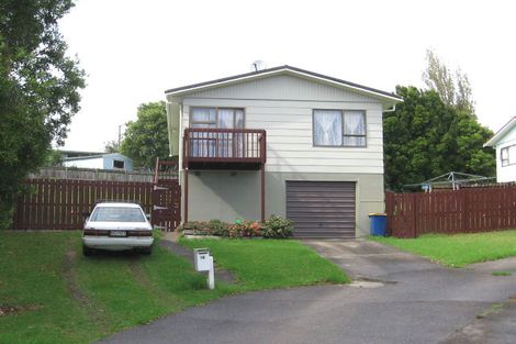 Photo of property in 16 Reinga Place, Massey, Auckland, 0614