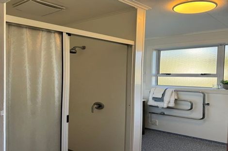 Photo of property in 9 Omega Street, Newlands, Wellington, 6037