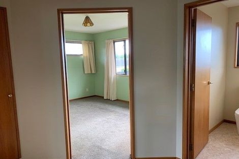 Photo of property in 294 Memorial Avenue, Burnside, Christchurch, 8053