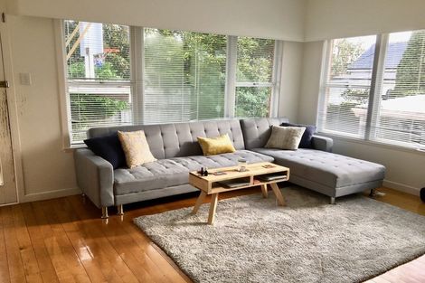 Photo of property in 8a Dodson Avenue, Milford, Auckland, 0620