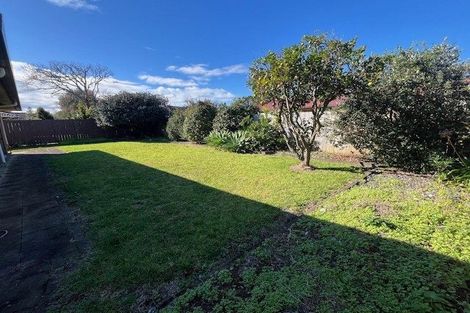 Photo of property in 32 Jillteresa Crescent, Half Moon Bay, Auckland, 2012