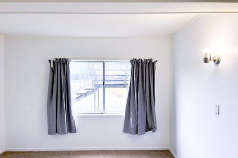 Photo of property in 29 Golf Road, New Lynn, Auckland, 0600