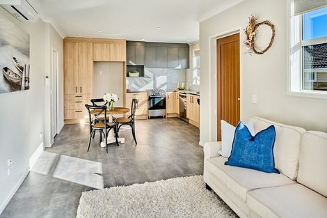 Photo of property in 28b Mana Esplanade, Paremata, Porirua, 5026