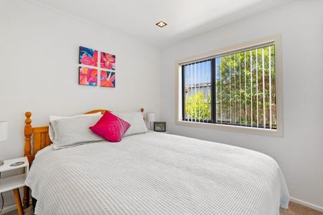 Photo of property in 98 Barbados Way, One Tree Point, 0118