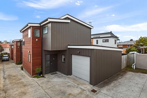 Photo of property in 49c Titirangi Road, New Lynn, Auckland, 0600