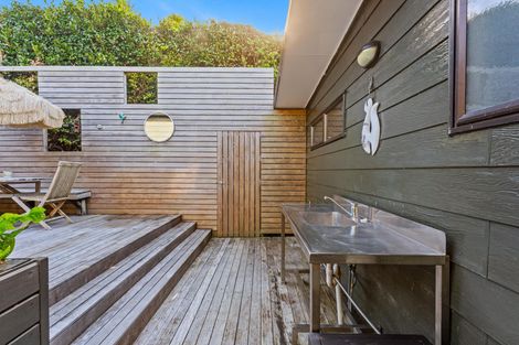 Photo of property in 9 Ferndale Avenue, Leigh, 0985