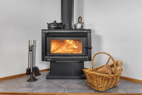 Photo of property in 47 Dalton Grove, Stokes Valley, Lower Hutt, 5019