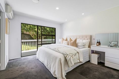 Photo of property in 2/20 Bronzewing Terrace, Unsworth Heights, Auckland, 0632