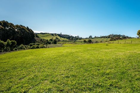 Photo of property in 56 Onetangi Road, Waiheke Island, 1971