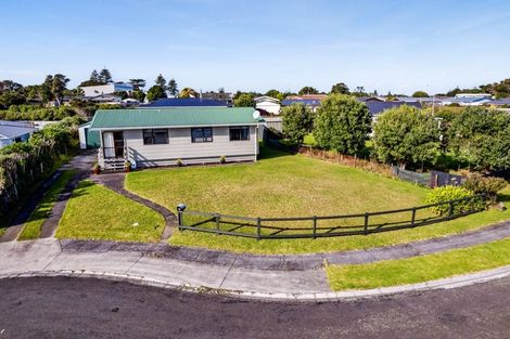 Photo of property in 18 Pohutukawa Drive, Opunake, 4616