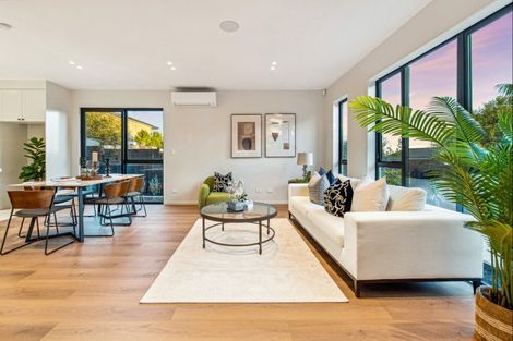 Photo of property in 22c Gulf Crest, Bucklands Beach, Auckland, 2012
