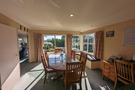 Photo of property in 10 Crown Hill, Paraparaumu, 5032