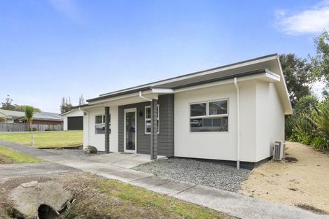 Photo of property in 4 Feltham Street, Hunterville, 4730