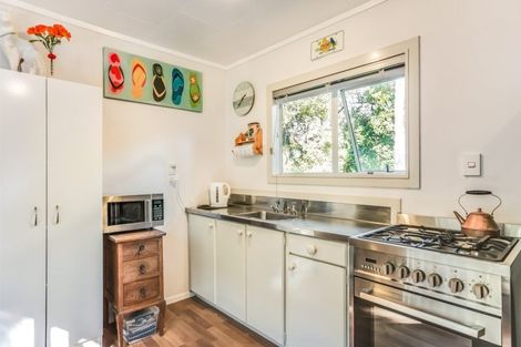 Photo of property in 7 Taraire Street, Ostend, Waiheke Island, 1081