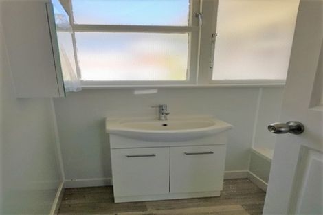 Photo of property in 38 Cardiff Crescent, Cannons Creek, Porirua, 5024