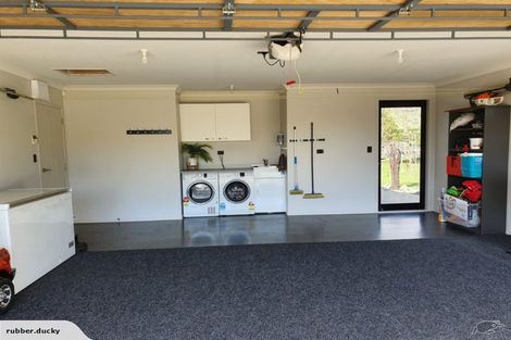 Photo of property in 381 Tararua Road, Levin, 5571