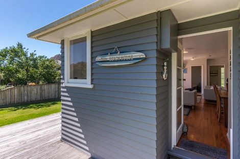 Photo of property in 7a Hona Street, Waikanae Beach, Waikanae, 5036