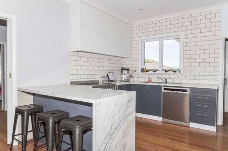 Photo of property in 16 Ruahine Street, Dannevirke, 4930