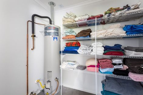 Photo of property in 1 Oakmont Crescent, Waiwhakaiho, New Plymouth, 4312