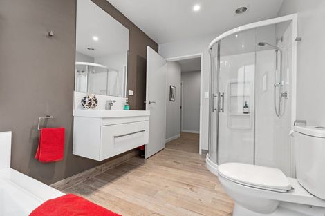 Photo of property in 90 Saint Pauls Drive, Brookfield, Tauranga, 3110