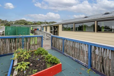 Photo of property in 2 Queens Road, Waikanae Beach, Waikanae, 5036