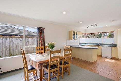 Photo of property in 74 Guildford Drive, Paraparaumu, 5032