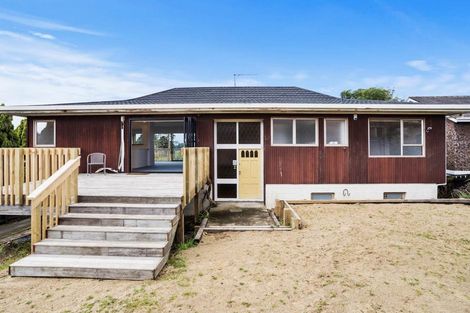 Photo of property in 19 Stapleford Crescent, Browns Bay, Auckland, 0630