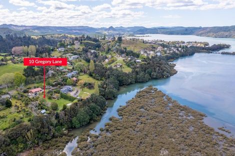 Photo of property in 10 Gregory Lane, Whangamata, 3691