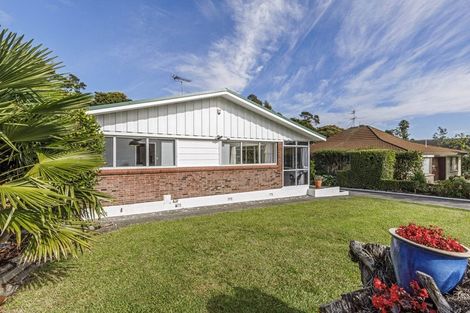 Photo of property in 14 Dennis Avenue, Hillpark, Auckland, 2102