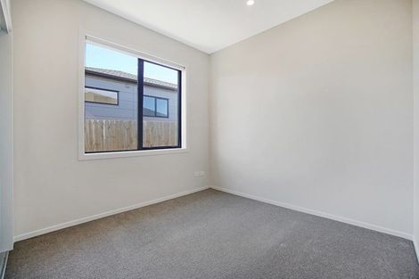 Photo of property in 8 Twin Parks Rise, Papakura, 2110