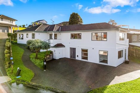 Photo of property in 184b Whangaparaoa Road, Red Beach, 0932