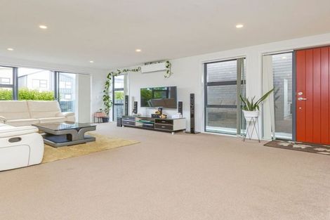 Photo of property in 42 Liberation Road, Papakura, 2110