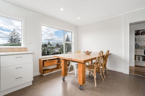 Photo of property in 16 Paneta Street, Paekakariki, 5034