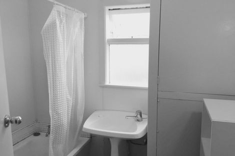 Photo of property in 1/78 Seaview Road, Castor Bay, Auckland, 0620